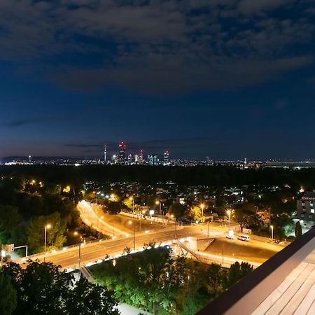 Hoch Hinaus, Neu Und Stilvoll Mit Pool Am Dach Lägenhet Wien Exteriör bild