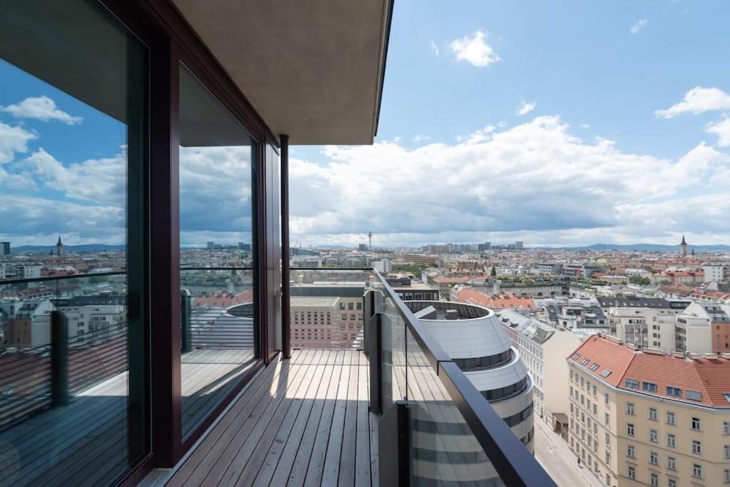 Hoch Hinaus, Neu Und Stilvoll Mit Pool Am Dach Lägenhet Wien Exteriör bild