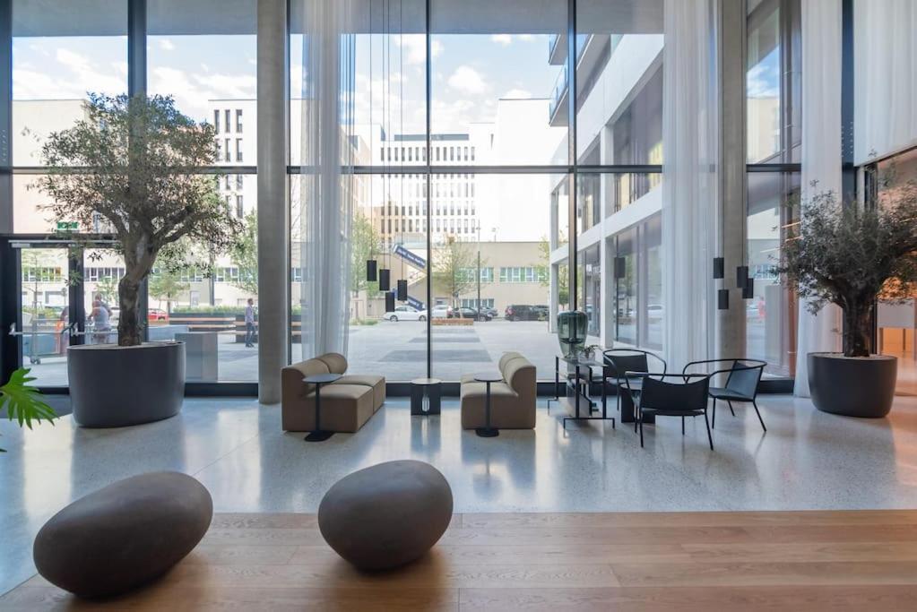 Hoch Hinaus, Neu Und Stilvoll Mit Pool Am Dach Lägenhet Wien Exteriör bild