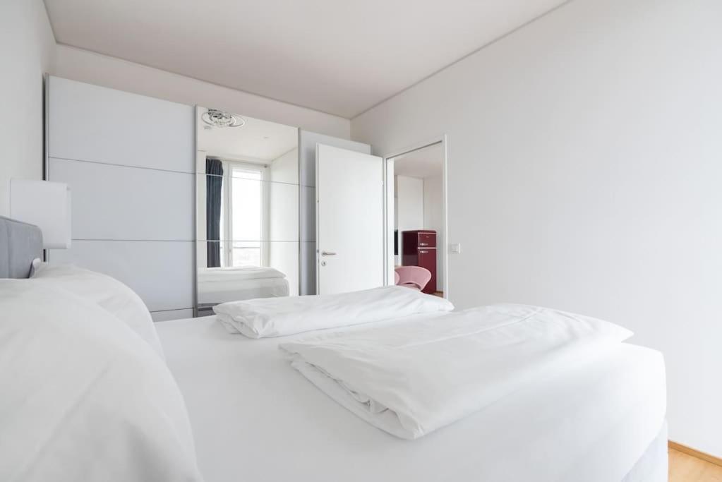 Hoch Hinaus, Neu Und Stilvoll Mit Pool Am Dach Lägenhet Wien Exteriör bild