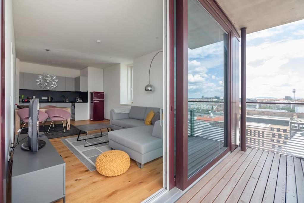 Hoch Hinaus, Neu Und Stilvoll Mit Pool Am Dach Lägenhet Wien Exteriör bild