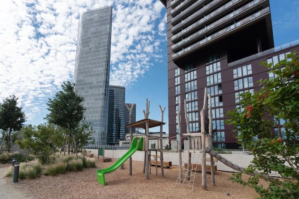 Hoch Hinaus, Neu Und Stilvoll Mit Pool Am Dach Lägenhet Wien Exteriör bild