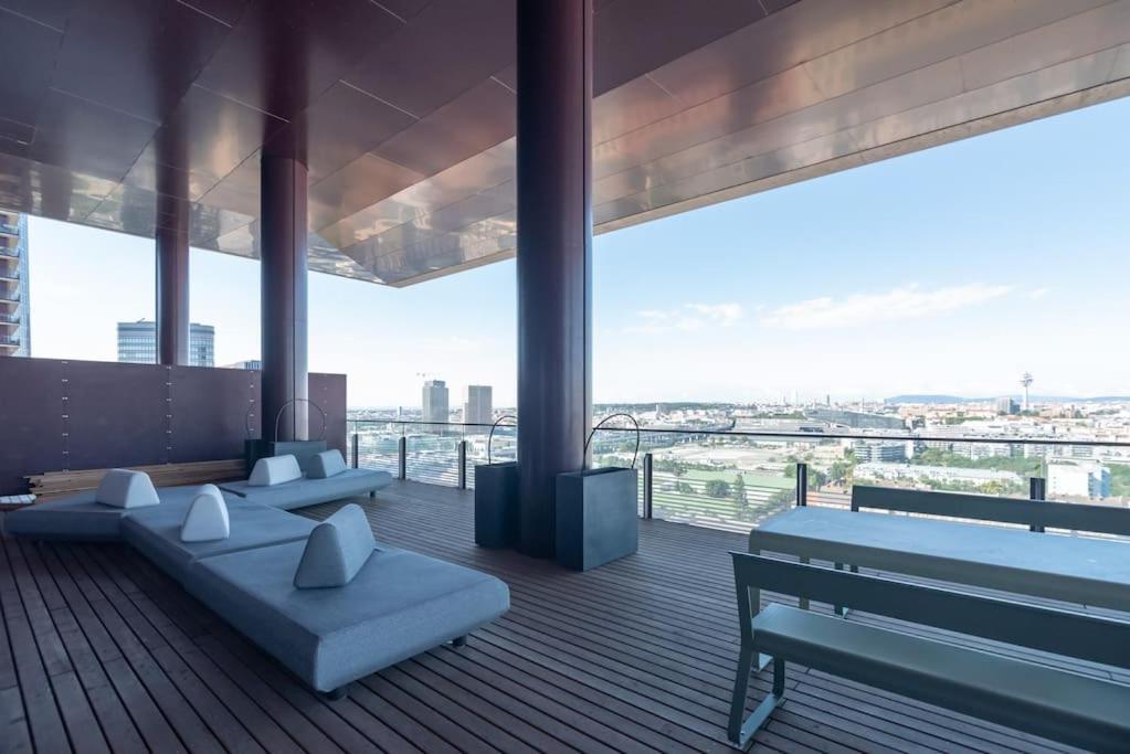 Hoch Hinaus, Neu Und Stilvoll Mit Pool Am Dach Lägenhet Wien Exteriör bild