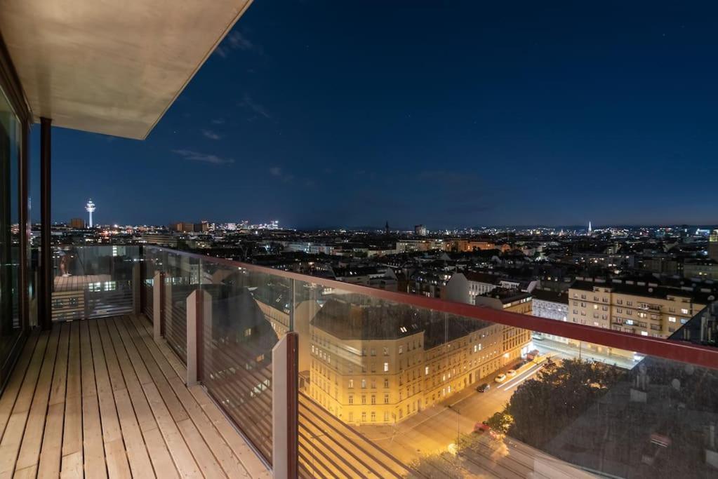 Hoch Hinaus, Neu Und Stilvoll Mit Pool Am Dach Lägenhet Wien Exteriör bild