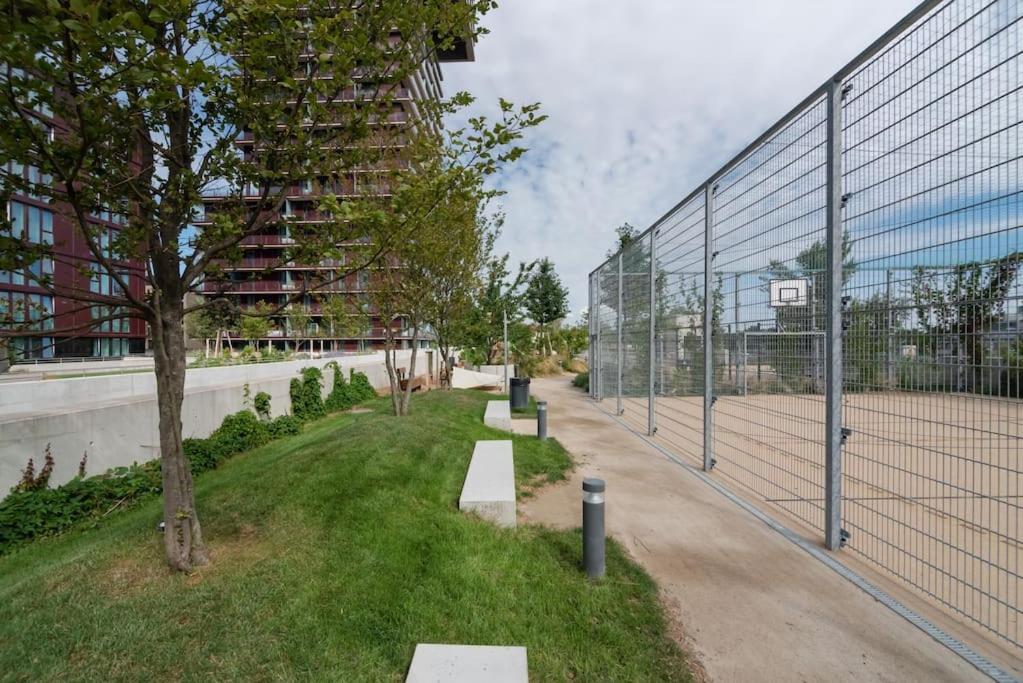 Hoch Hinaus, Neu Und Stilvoll Mit Pool Am Dach Lägenhet Wien Exteriör bild